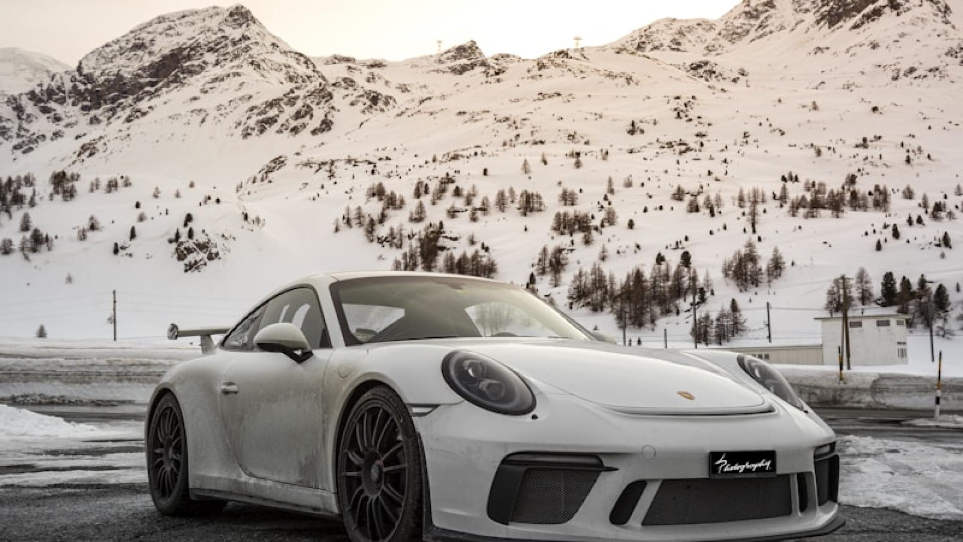 Porsche Taycan Turbo S Cross Turismo 2024